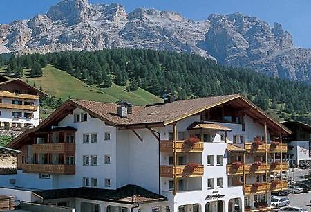 Hotel Falzares San Cassiano  Eksteriør bilde