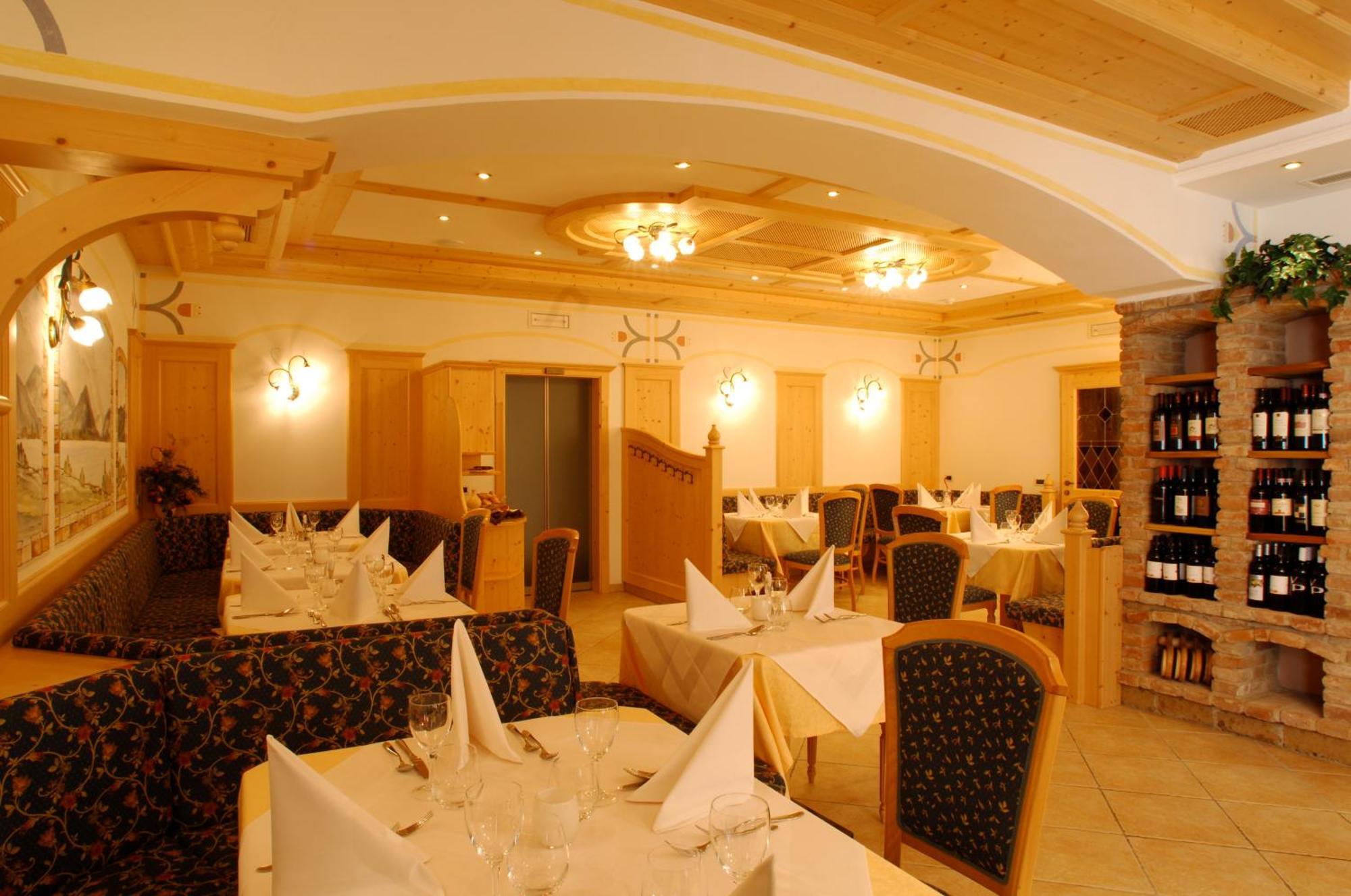 Hotel Falzares San Cassiano  Eksteriør bilde